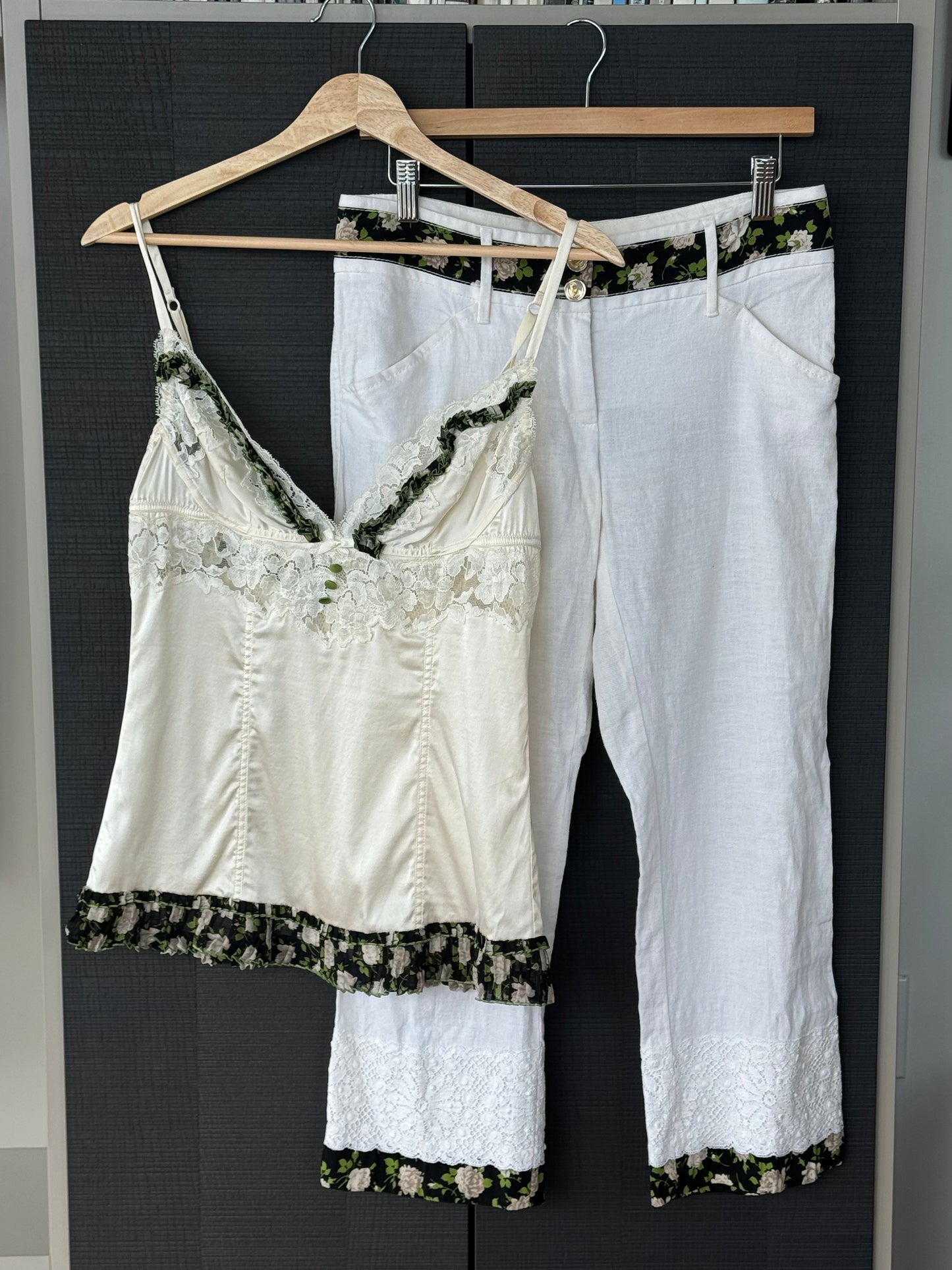 Dolce & Gabbana Early 2000s Floral Cream Set