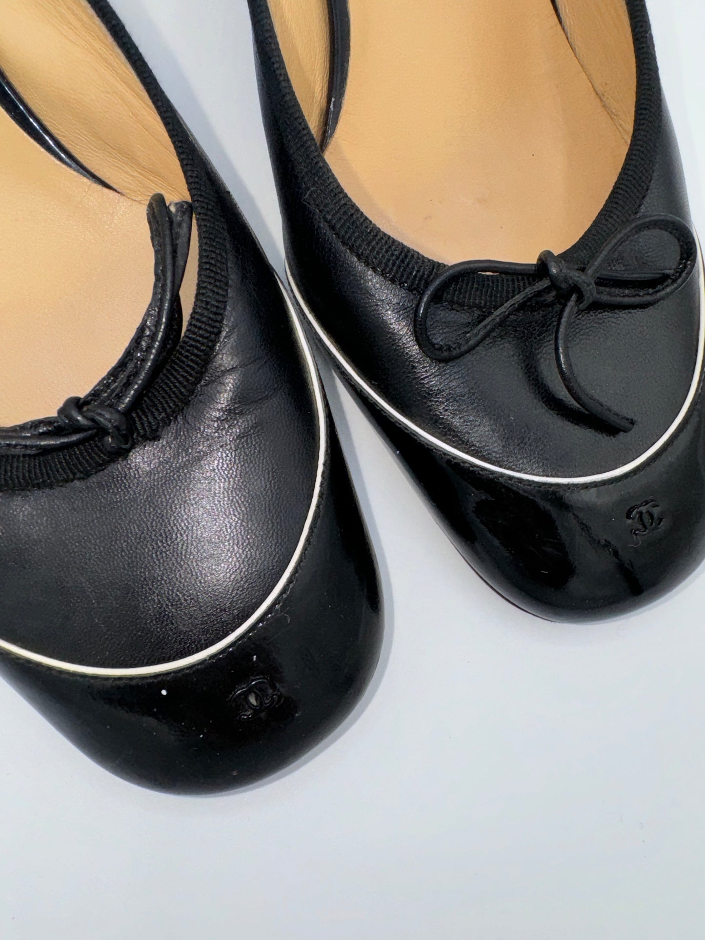 Chanel Vintage black/white mules 36