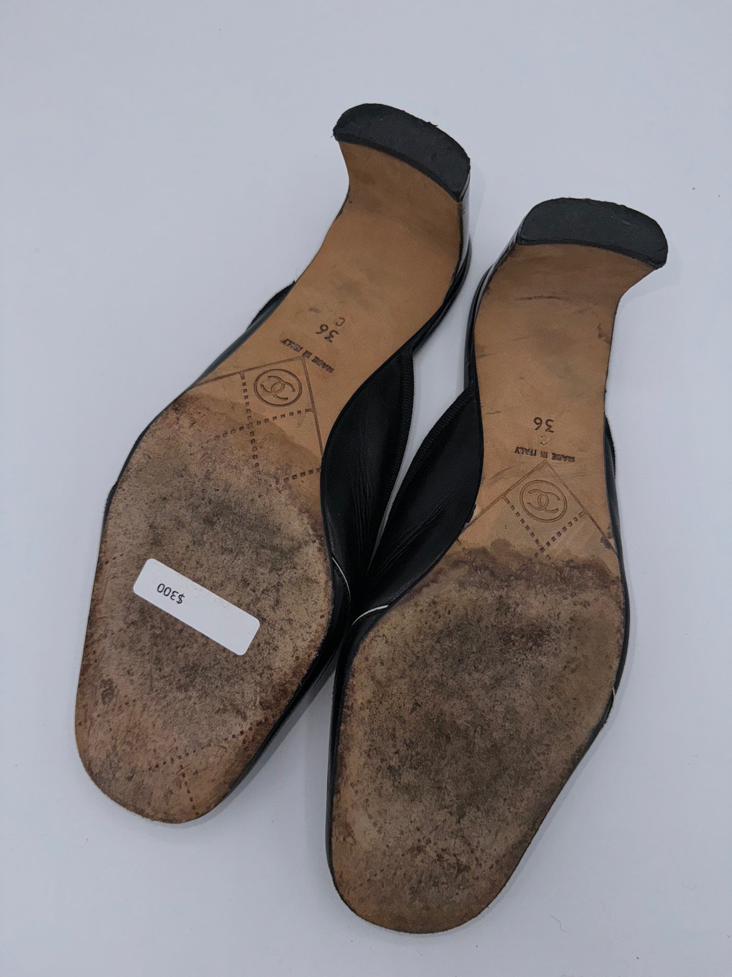 Chanel Vintage black/white mules 36