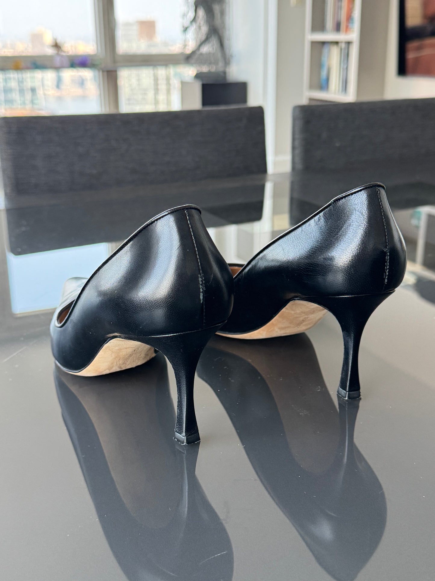 Vintage Manolo Blahnik Black Leather Pumps 39.5