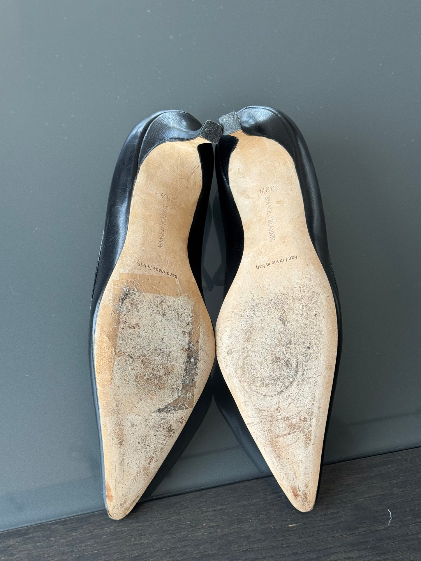 Vintage Manolo Blahnik Black Leather Pumps 39.5
