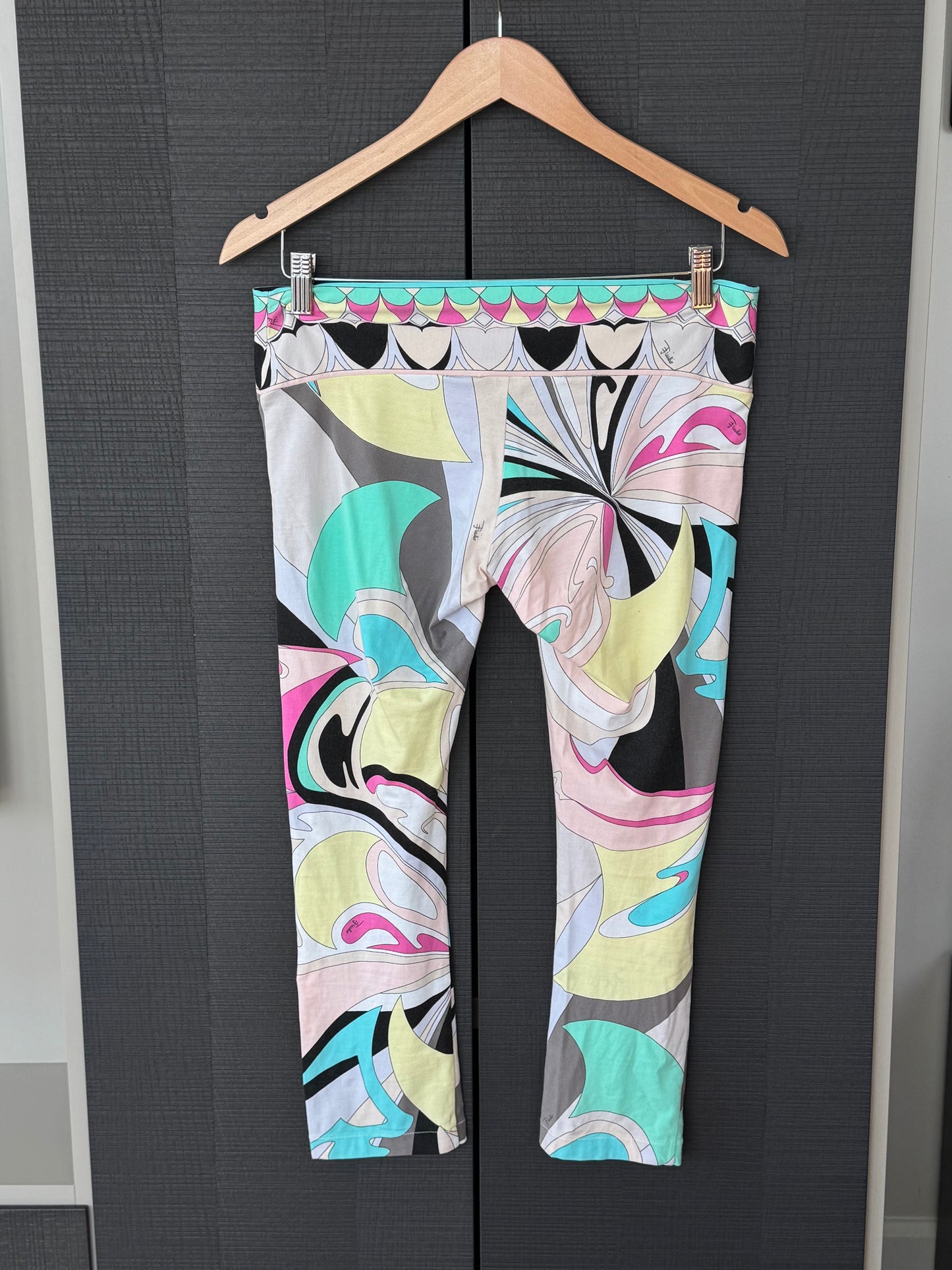 Emilio Pucci Printed Capri Leggings