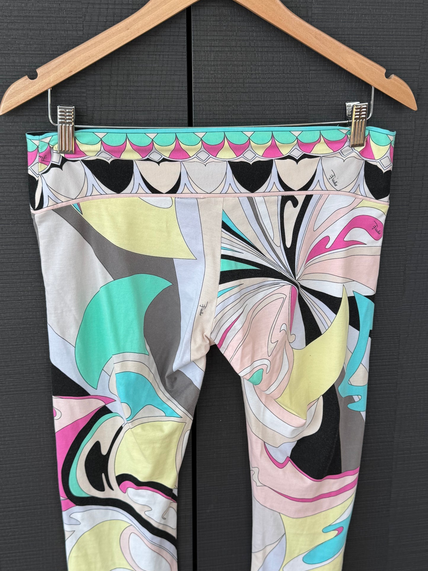 Emilio Pucci Printed Capri Leggings
