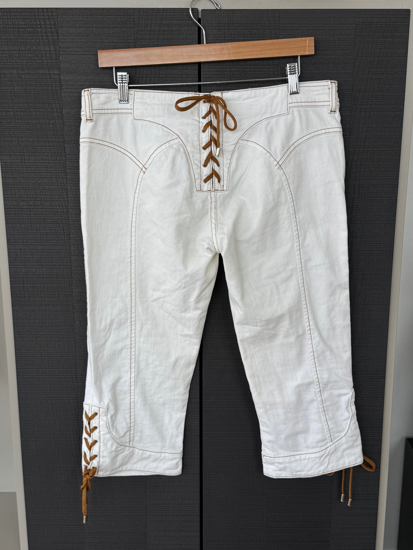 D&G Lace-Up Capri Pants